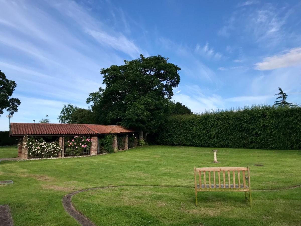 Charming Hen Cottage Countryside Retreat Lincoln Newball Екстериор снимка
